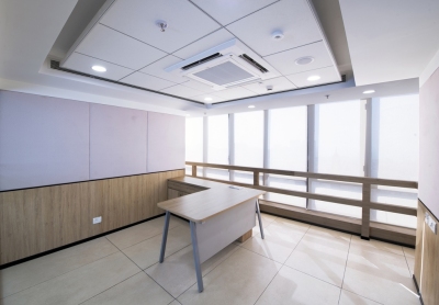 Executive-Table-Copy-of-_DSC7885