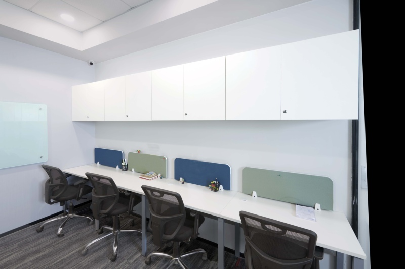 Overhead Storage with linear Desking